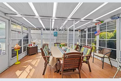 22 Peninsula Drive, Sag Harbor, NY 11963 - Photo 12