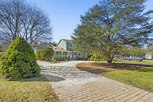 22 Peninsula Dr, Sag Harbor, NY 11963 - Photo 2