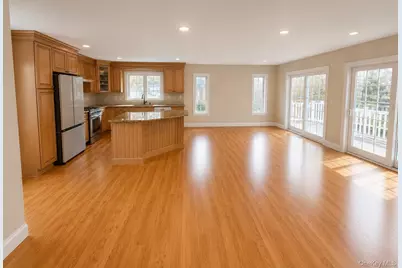 22 Peninsula Drive, Sag Harbor, NY 11963 - Photo 12