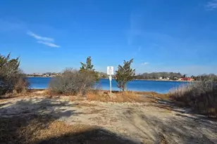 22 Peninsula Dr, Sag Harbor, NY 11963 - Photo 4