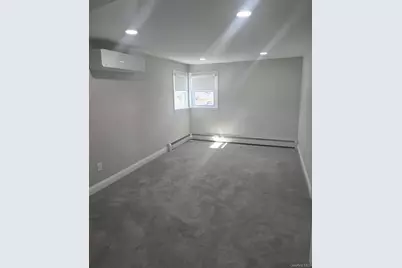 119 Crown Avenue #2nd Floor, Elmont, NY 11003 - Photo 6