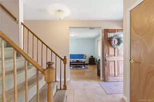 119 Woodoak Dr, Westbury, NY 11590 - Photo 8