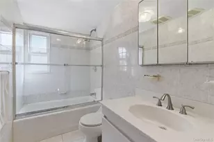 119 Woodoak Dr, Westbury, NY 11590 - Photo 24