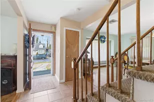 119 Woodoak Dr, Westbury, NY 11590 - Photo 6