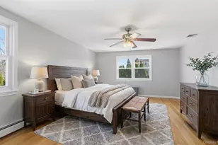 119 Woodoak Dr, Westbury, NY 11590 - Photo 20