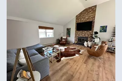 7 Corwin Lane, Hampton Bays, NY 11946 - Photo 4