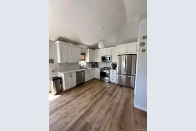 7 Corwin Lane, Hampton Bays, NY 11946 - Photo 6