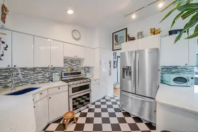 7 Betsy Drive, West Sayville, NY 11796 - Photo 14