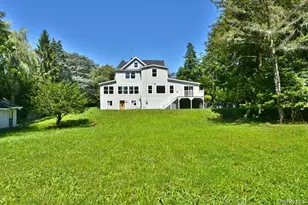 87 Dunlop Rd, Huntington, NY 11743 - Photo 28