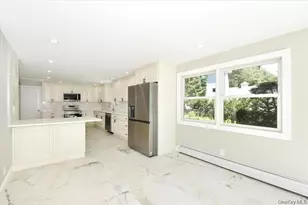 87 Dunlop Rd, Huntington, NY 11743 - Photo 10