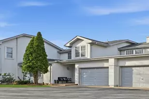 625 Madeira Blvd, Melville, NY 11747 - Photo 2