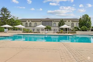 625 Madeira Blvd, Melville, NY 11747 - Photo 20