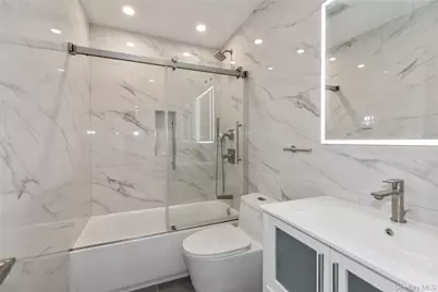 18 Acorn Ponds Drive, Roslyn, NY 11576 - Photo 18