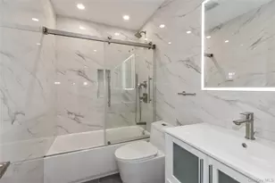 18 Acorn Ponds Dr, Roslyn, NY 11576 - Photo 18