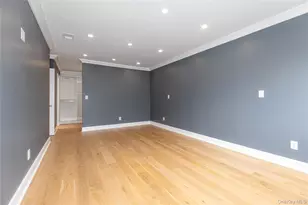 18 Acorn Ponds Dr, Roslyn, NY 11576 - Photo 20