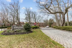 18 Acorn Ponds Dr, Roslyn, NY 11576 - Photo 26