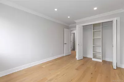 18 Acorn Ponds Drive, Roslyn, NY 11576 - Photo 16