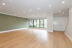 18 Acorn Ponds Dr, Roslyn, NY 11576 - Photo 12