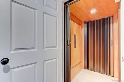 184 Inlet Drive, Lindenhurst, NY 11757 - Photo 20