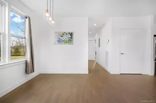 401 Breton Wy, Glen Cove, NY 11542 - Photo 10