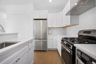 401 Breton Wy, Glen Cove, NY 11542 - Photo 16