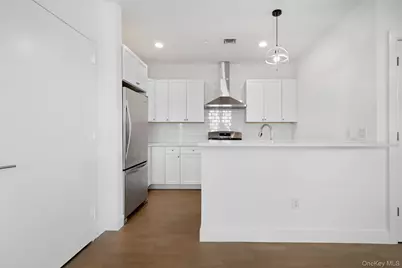 401 Breton Way, Glen Cove, NY 11542 - Photo 12
