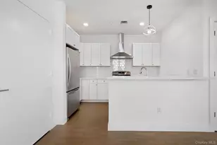 401 Breton Wy, Glen Cove, NY 11542 - Photo 12