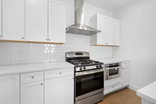401 Breton Wy, Glen Cove, NY 11542 - Photo 16
