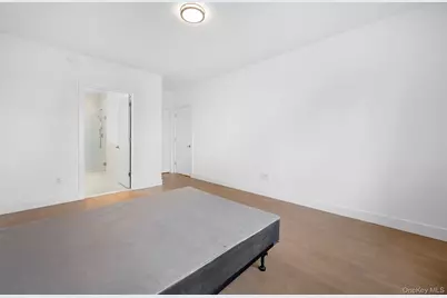 401 Breton Way, Glen Cove, NY 11542 - Photo 26