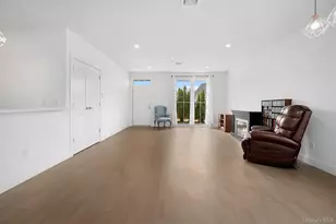401 Breton Wy, Glen Cove, NY 11542 - Photo 8