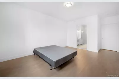 401 Breton Way, Glen Cove, NY 11542 - Photo 22