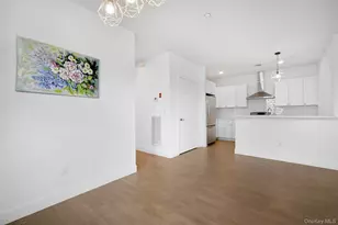 401 Breton Wy, Glen Cove, NY 11542 - Photo 10