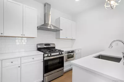 401 Breton Way, Glen Cove, NY 11542 - Photo 12