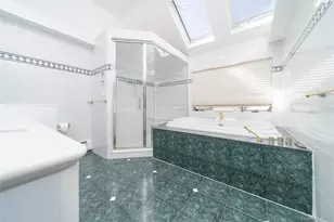 143 Round Hill Rd, Roslyn Heights, NY 11577 - Photo 20