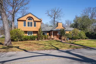 143 Round Hill Road, Roslyn Heights, NY 11577 - Photo 1