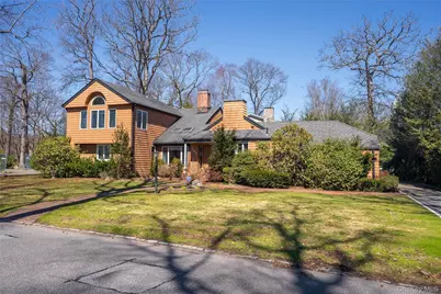 143 Round Hill Road, Roslyn Heights, NY 11577 - Photo 2