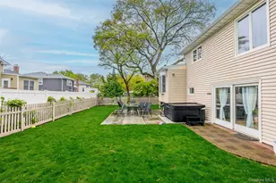 23 Geoffrey Ln, Hewlett, NY 11557 - Photo 4