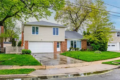 23 Geoffrey Lane, Hewlett, NY 11557 - Photo 1