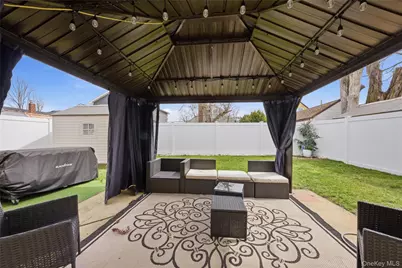 38 Sutton Street, Hempstead, NY 11550 - Photo 22