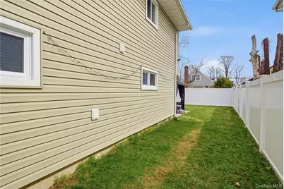 38 Sutton Street, Hempstead, NY 11550 - Photo 20