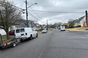 34 Karen St, West Babylon, NY 11704 - Photo 4