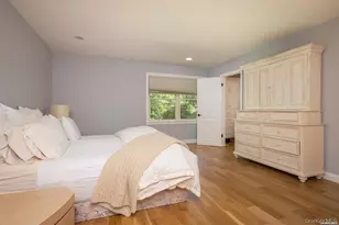 60 Fir Dr, East Hills, NY 11576 - Photo 10