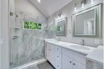 155 Pennsylvania Lot 1 Avenue, Medford, NY 11763 - Photo 18