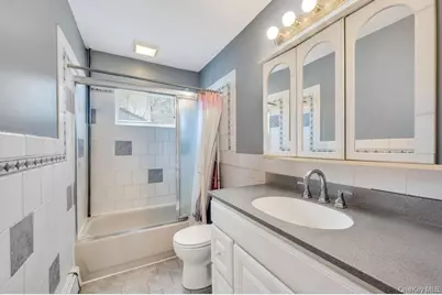 175 Shelby Avenue, Holbrook, NY 11741 - Photo 14