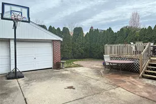 3 Chestnut Ave, Floral Park, NY 11001 - Photo 20