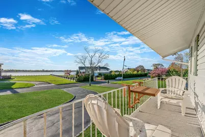 146 Awixa Avenue, Bay Shore, NY 11706 - Photo 26