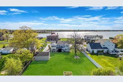 146 Awixa Avenue, Bay Shore, NY 11706 - Photo 8