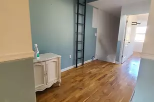 104-42 164th St, Jamaica, NY 11433 - Photo 2