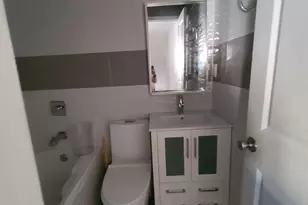 104-42 164th St, Jamaica, NY 11433 - Photo 20