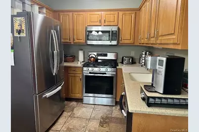 4 Fox Path, Coram, NY 11727 - Photo 8